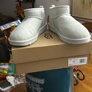 NWT UGG Ultra Mini Boots
